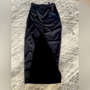 Wrap skirt with slit
